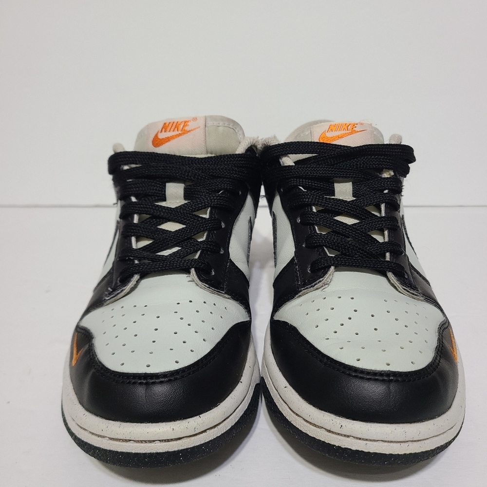 B6 Nike Dunk Low GS Size 6Y Women’s 7.5 Black Grey Mandarin FN7784 001 Swoosh - Picture 2 of 7